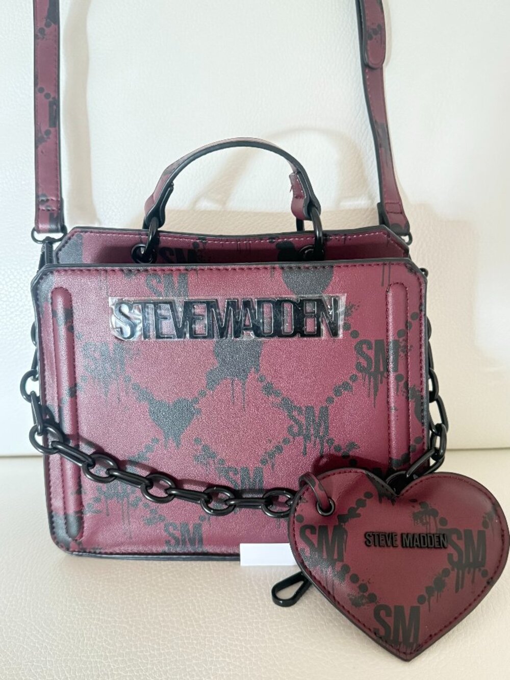 NWT STEVE MADDEN BEVELYN HEARTS SATCHEL CROSSBODY BAG W HEART CHARM WINE BLACK